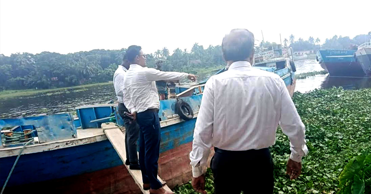 ডাকাতিয়া নদী দূষণের দায়ে দুই অটোরাইস মিল মালিককে ১ লাখ টাকা জরিমানা
