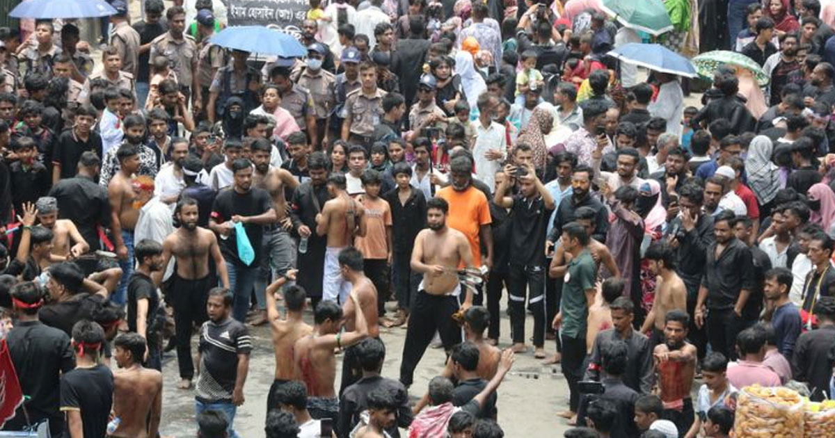 ‘হায় হোসেন’ মাতমে পুরান ঢাকায় তাজিয়া মিছিল