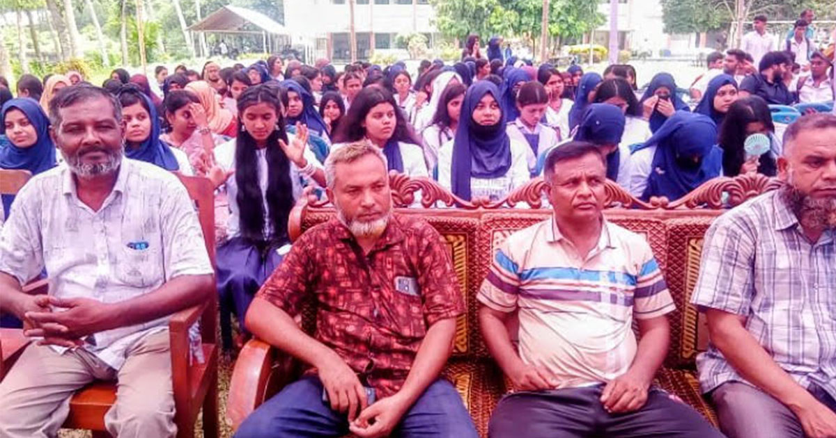 শ্রীপুরে দারিয়াপুর ডিগ্রি কলেজের এইচএসসি শিক্ষার্থীদের আনুষ্ঠানিক বিদায়