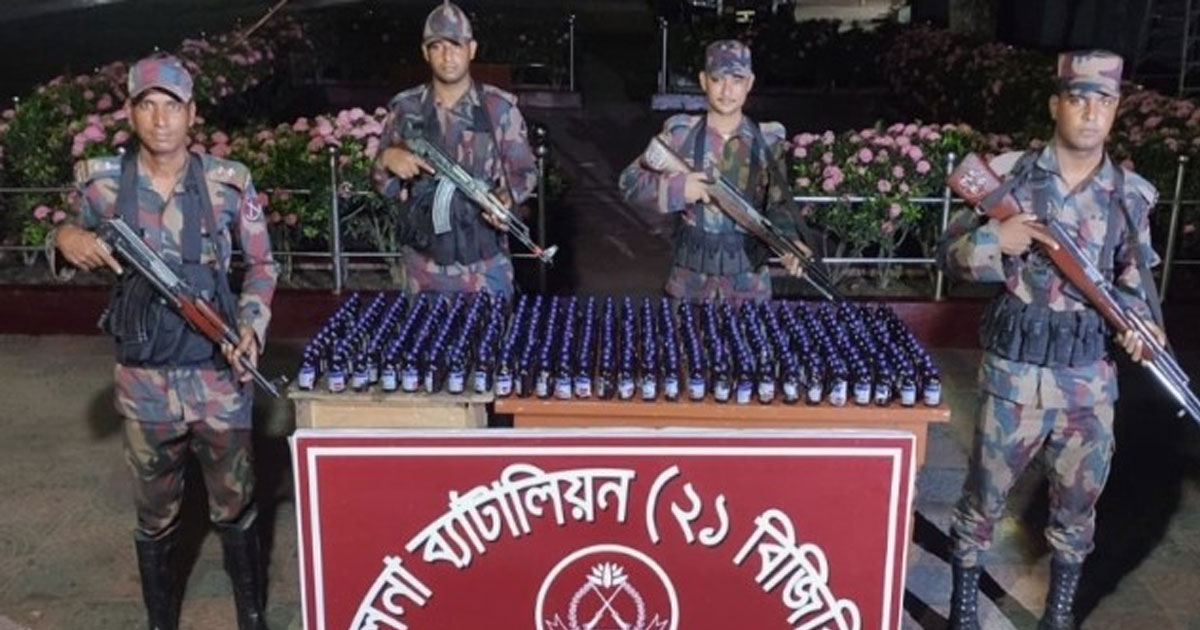 বেনাপোল সীমান্তে ৩৩৭ বোতল ভারতীয় নিষিদ্ধ মাদক জব্দ