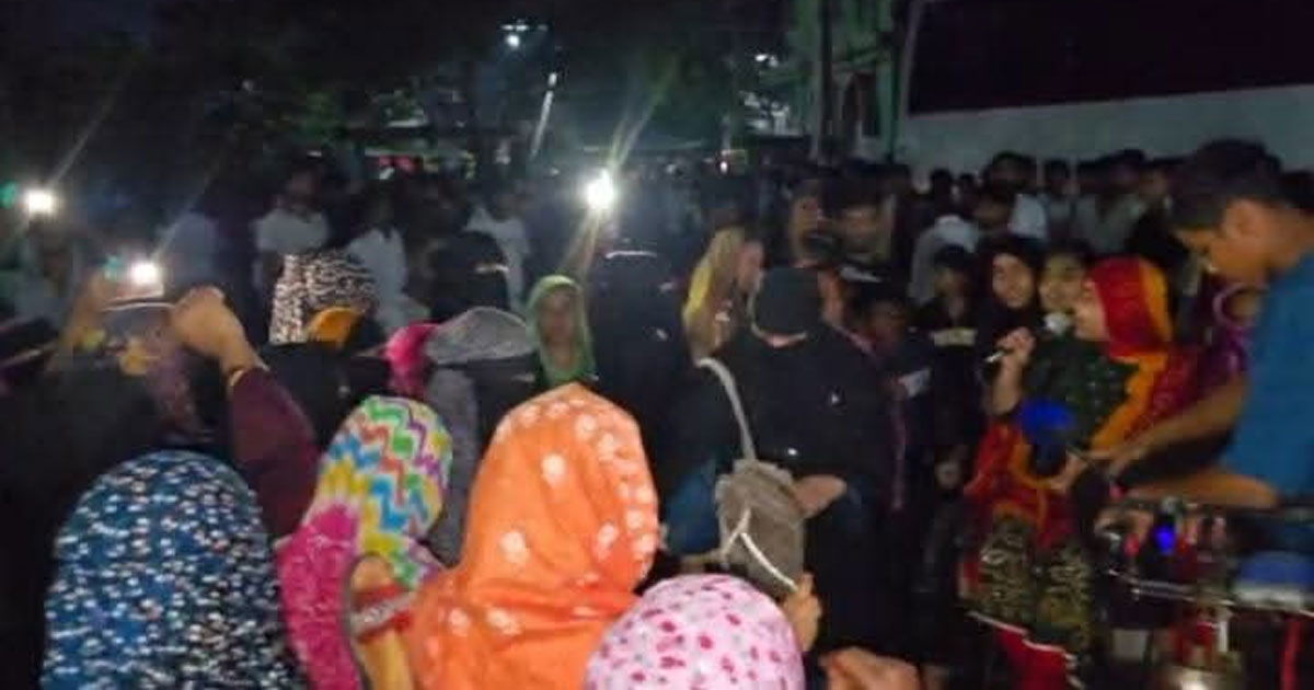 ভাঙ্গায় সুমন হত্যার বিচার দাবীতে উত্তাল এমপির প্রতিশ্রুতিতে ঘরে ফিরে গেলেন  প্রতিবাদকারীরা