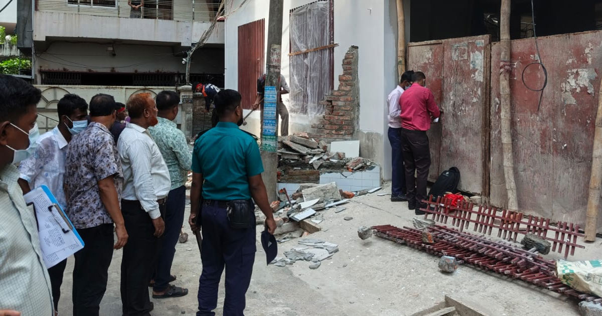 ১০ লক্ষ টাকা জরিমানা ও শর্তসাপেক্ষে সিলগালা খুলে দেয়া হলো হাবিব লেনের সেই ভবনের