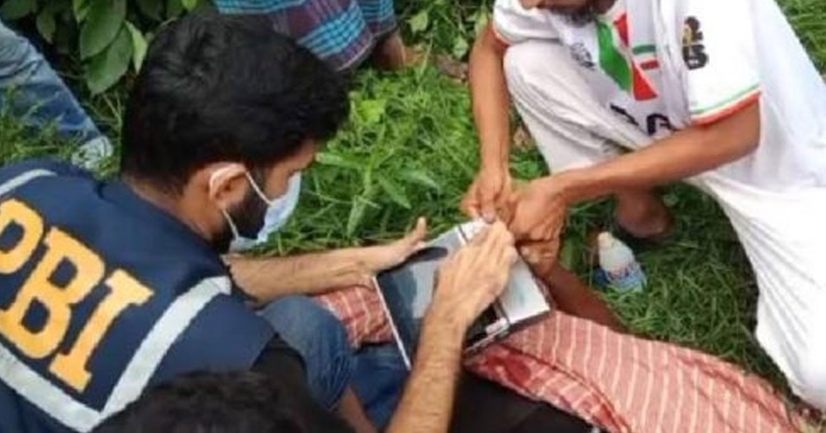 সড়কের পাশ থেকে অজ্ঞাত যুবকের রক্তাক্ত মরদেহ উদ্ধার