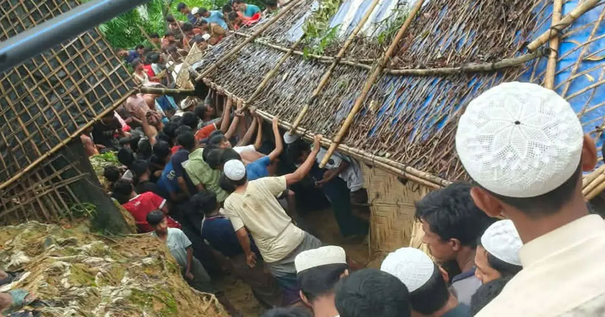 রোহিঙ্গা ক্যাম্পে পাহাড় ধসে ৫ শিক্ষার্থীর মৃত্যু