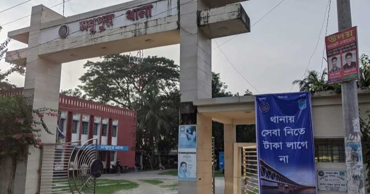 টাঙ্গাইলে প্রাইভেটকার কেড়ে নিল ভারসাম্যহীন নারীর প্রাণ