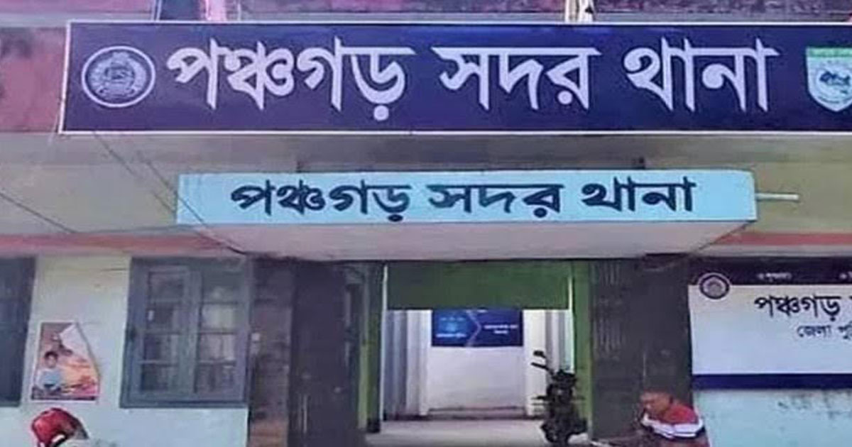 নিষিদ্ধ আওয়ামী লীগের পোস্টার লাগানোর অভিযোগে মামলা, আসামি শতাধিক