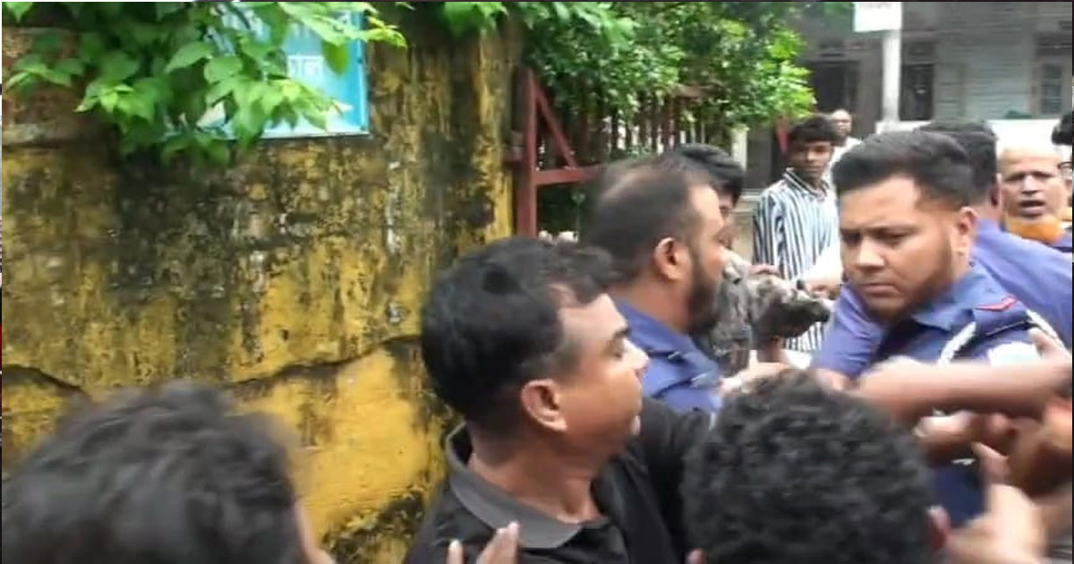 নবজাতকের মৃত্যুর অভিযোগে নাটোরে চিকিৎসকের ওপর হামলা ও ভাঙচুর
