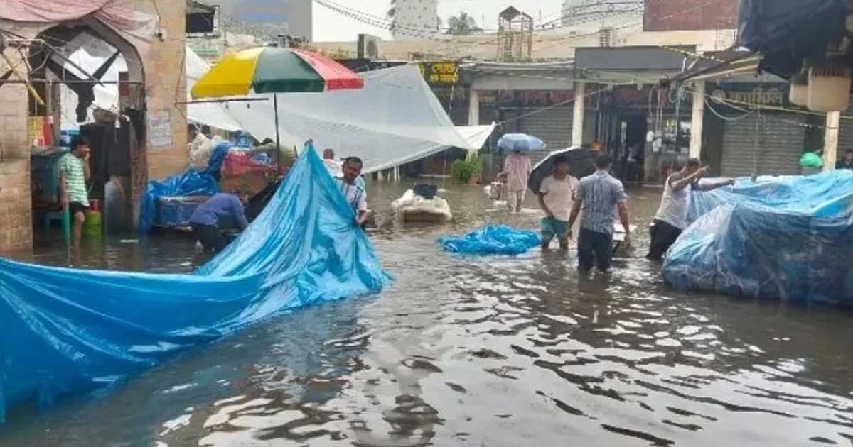 পানির নিচে নিউ মার্কেট