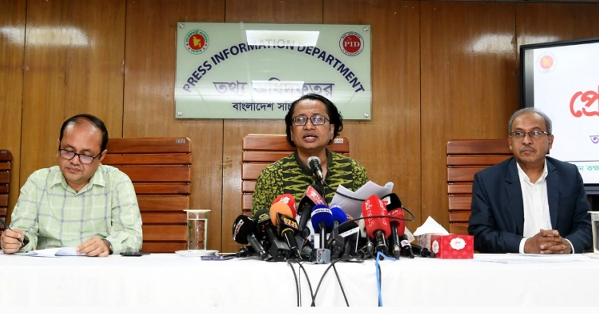 শেখ হাসিনার দেশে ফেরার ঘোষণাকে স্বাগত জানাই: তথ্য উপদেষ্টা