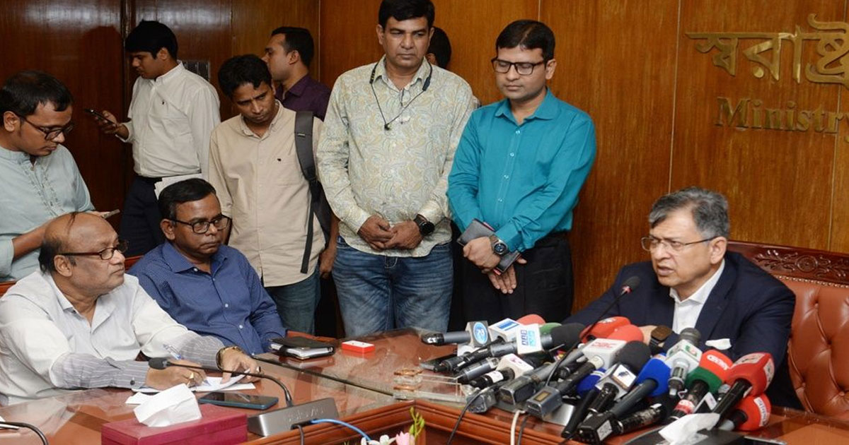 শেখ হাসিনাকে আইনি প্রক্রিয়ায় দেশে ফিরিয়ে আনতে চায় সরকার: স্বরাষ্ট্রমন্ত্রী