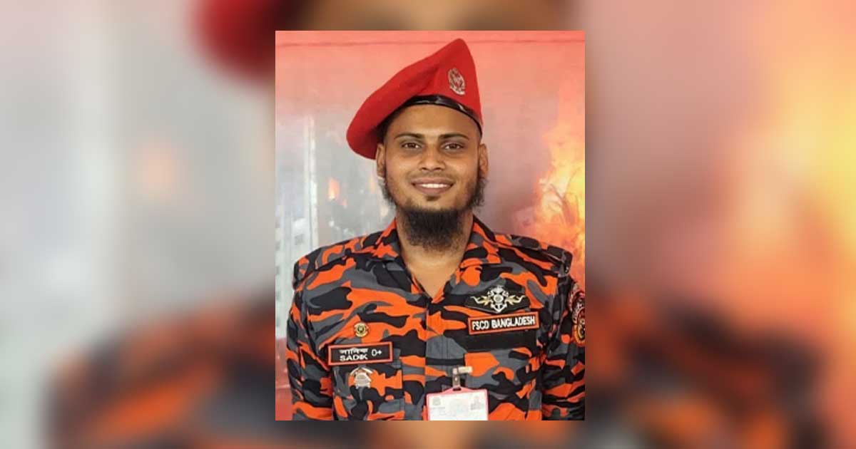 ৮ ঘণ্টা পর শীতলক্ষ্যায় উদ্ধার ফায়ার সার্ভিসের ডুবুরি সাদিকের মরদেহ
