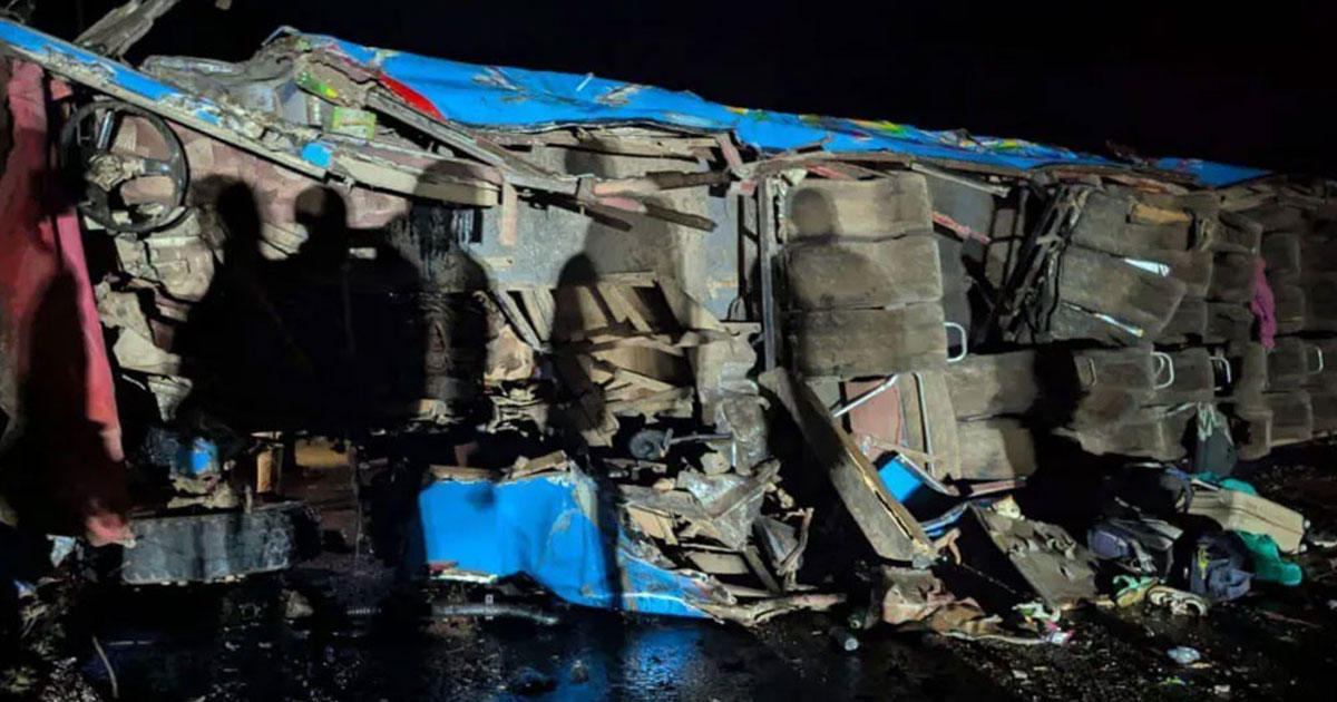 উগান্ডায় স্কুল বাস দুর্ঘটনায় ২০ শিক্ষার্থীসহ নিহত ২১