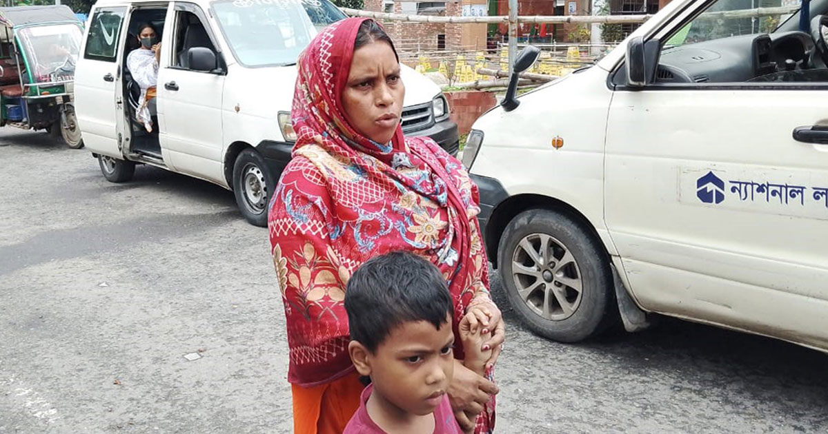 বেনাপোলে সন্তানসহ ভারতীয় নারী রেশমাকে পুশইন নিয়ে প্রশ্ন