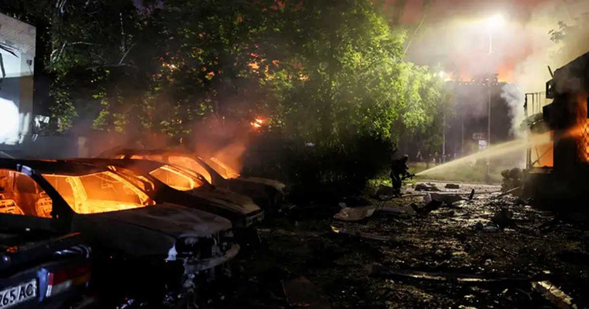 রাশিয়ার বৃহত্তম ক্ষেপণাস্ত্র হামলায় কেঁপে উঠল কিয়েভ