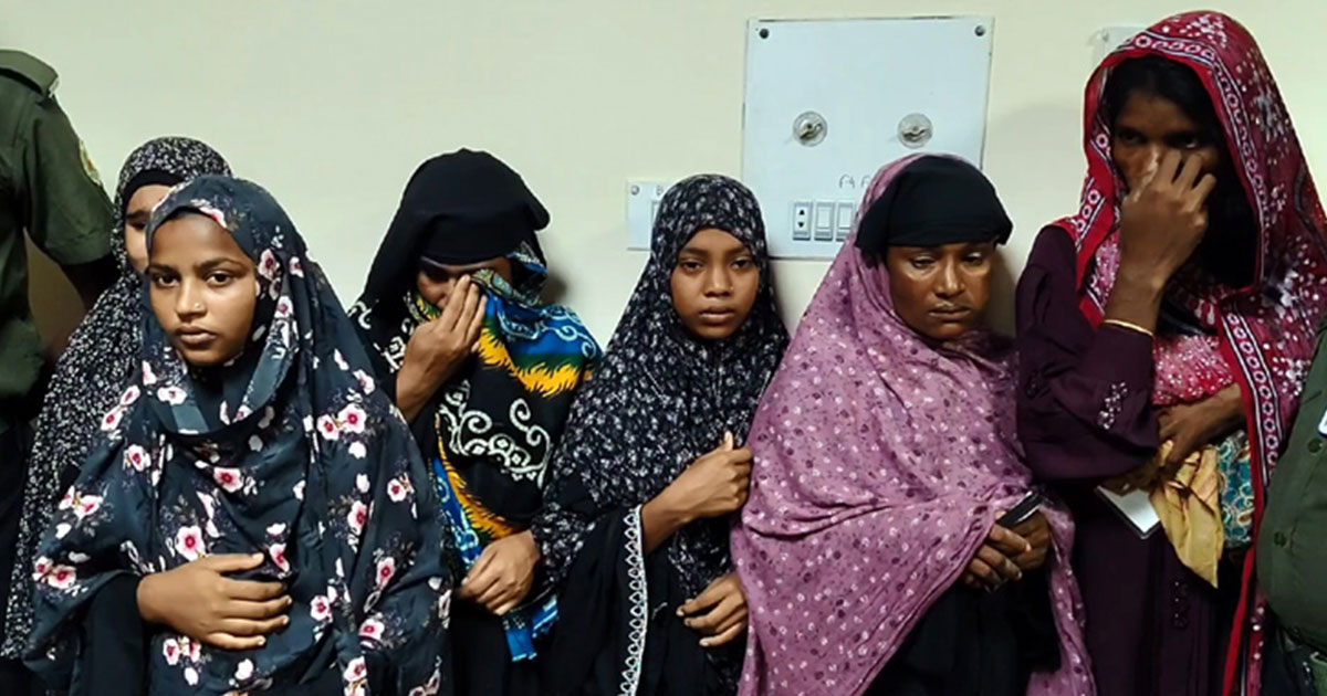 মেহেরপুর জেনারেল হাসপাতালে চুরি সন্দেহে ৬ নারী আটক
