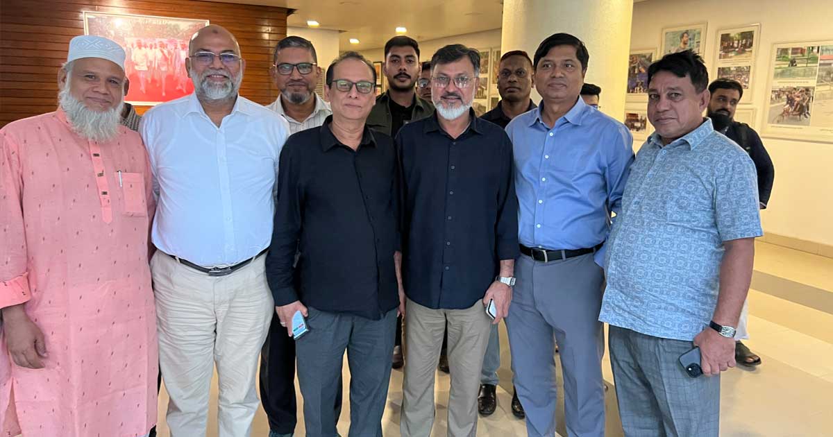 ডিএনসিসির প্রশাসকের সঙ্গে সাক্ষাৎ করেছেন ড. এম এ কাইয়ুম