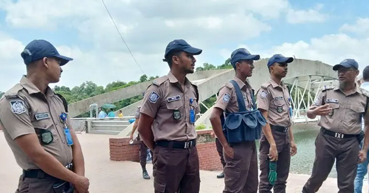 জিয়া উদ্যানে কঠোর নিরাপত্তা, শ্রদ্ধা জানাবেন ভারপ্রাপ্ত রাষ্ট্রপতি