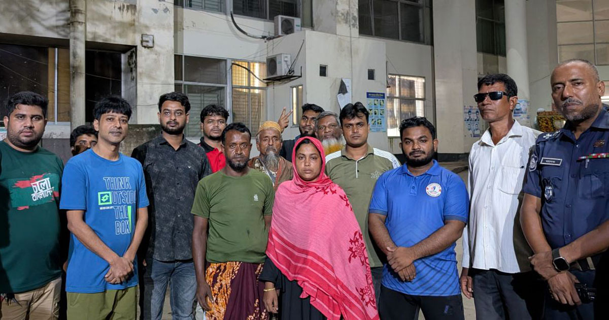 নেশাজাতীয় দ্রব্য খাইয়ে ফেলে যাওয়া গরু ব্যবসায়ীকে পরিবারের কাছে ফিরিয়ে দিল ‘আজকের তারুণ্য’