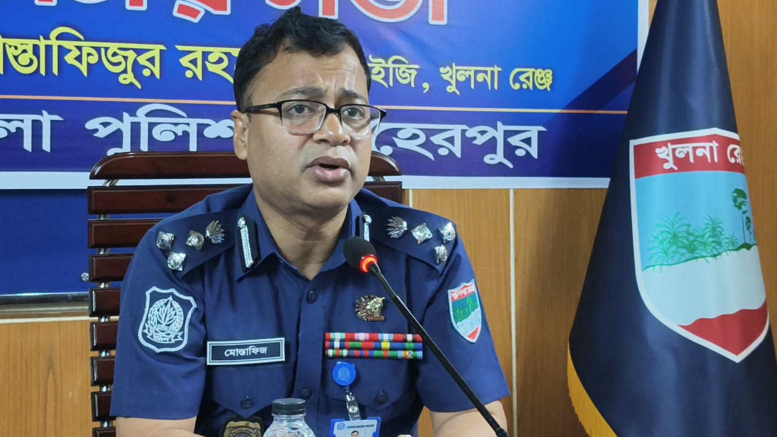 সাংবাদিক ও পুলিশ ভিন্ন পেশায় থাকলেও  উভয়ের কাজের লক্ষ্য অভিন্ন