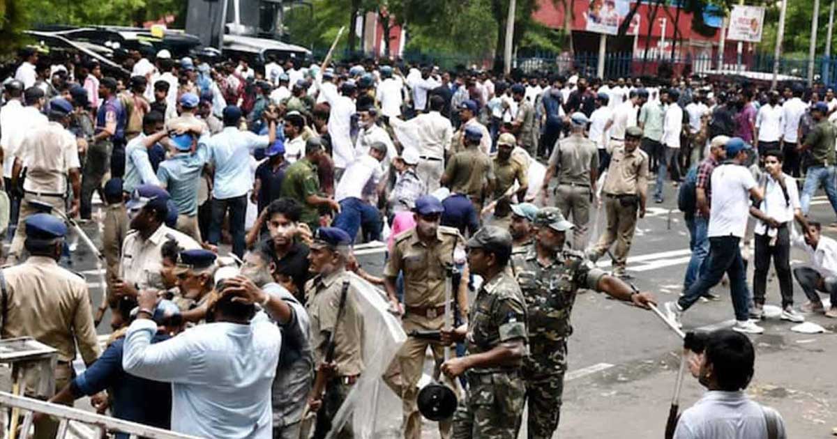 ছাত্র আন্দোলনে ফের উত্তপ্ত ভারত, পুলিশের লাঠিচার্জ