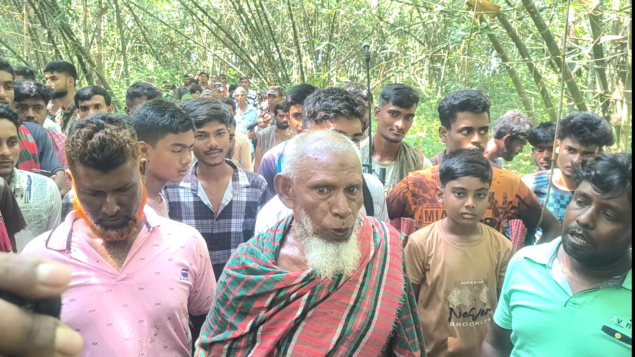 মেহেরপুর সীমান্তে বিজিবি-বিএসএফের বৈঠক, নিজ দেশে ফিরলেন আটক ৩ নাগরিক
