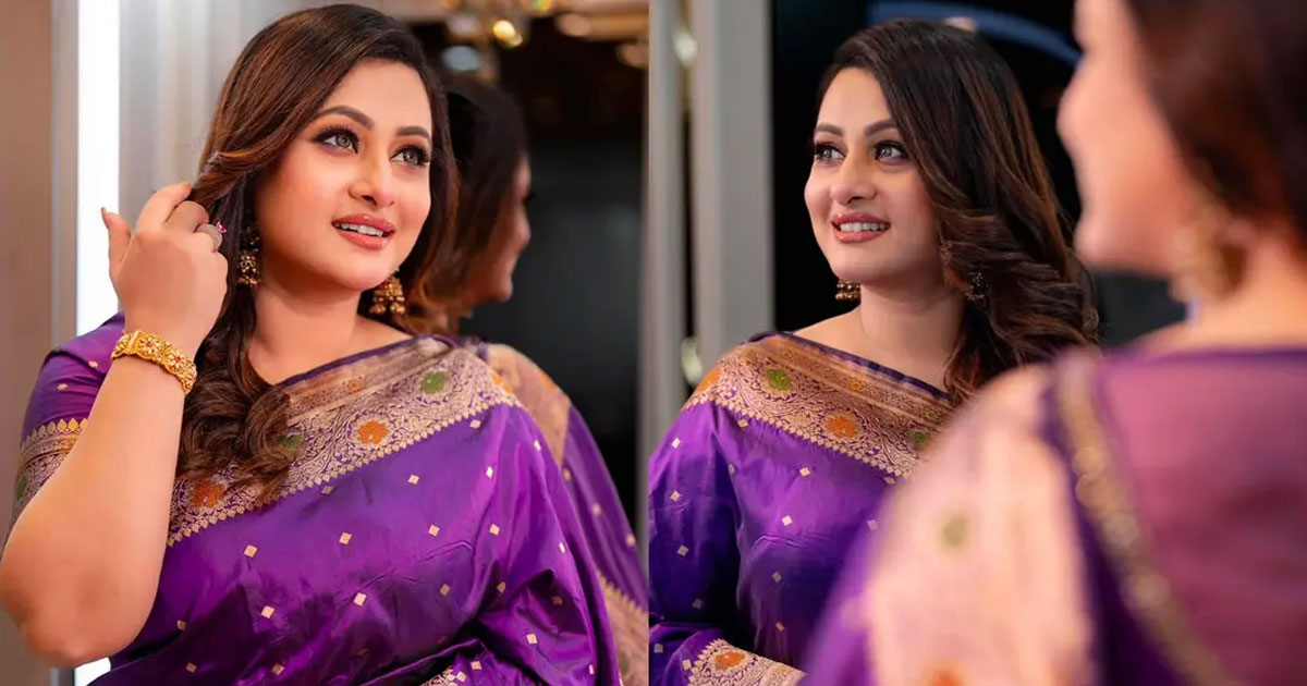 বেগুনি শাড়িতে নজর কাড়লেন পূর্ণিমা