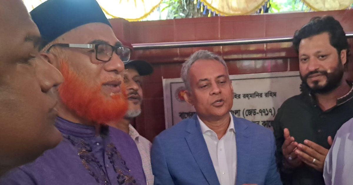 দীর্ঘদিন পর দশানী-গিলাতলা সড়কের সংস্কার কাজের উদ্বোধন করলেন সেতুমন্ত্রী