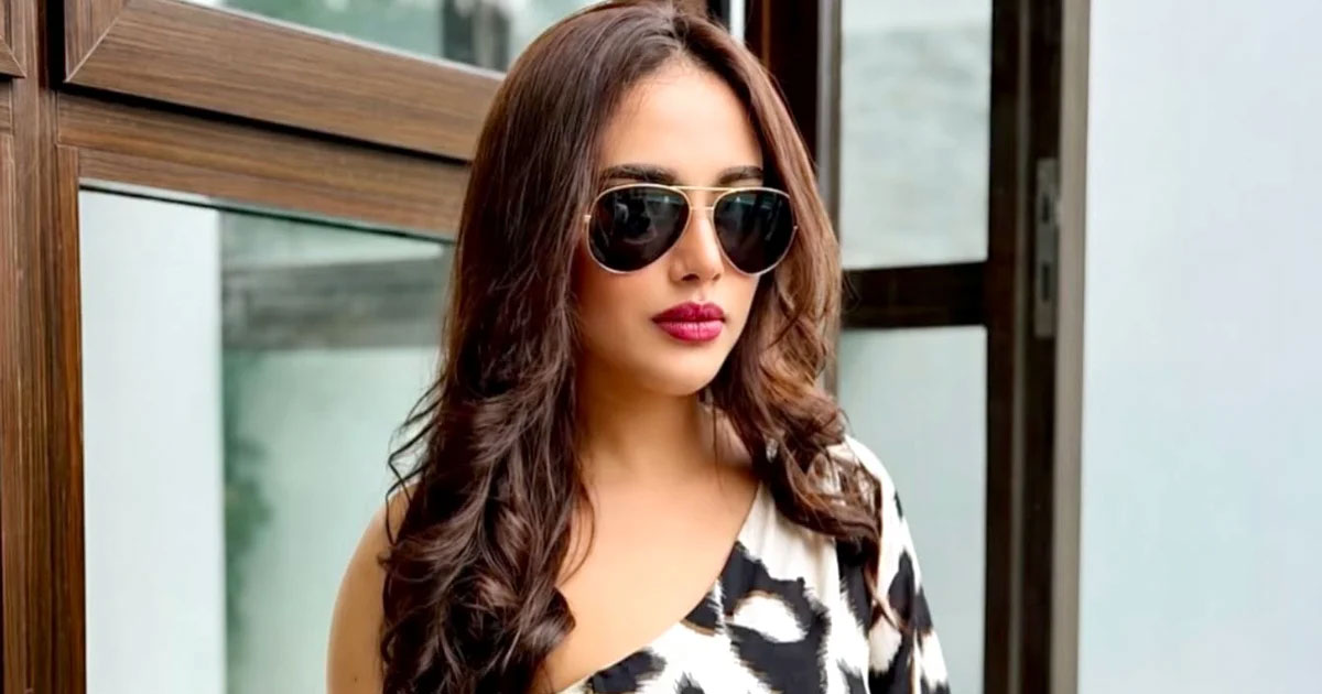 ব্যাংকে চাকরি নিলেন তমা মির্জা, অভিনয় নিয়ে যে বার্তা দিলেন
