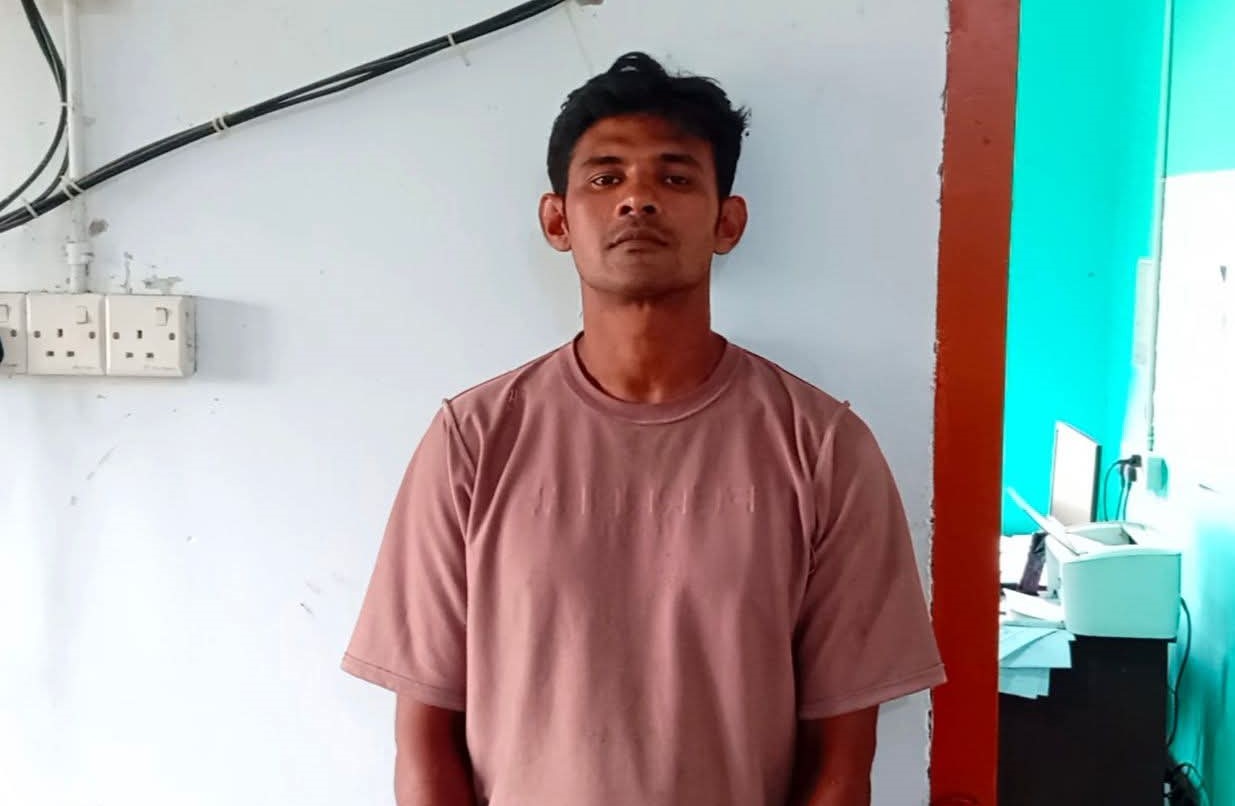 মেহেরপুরে কলেজ ছাত্রীকে কুপিয়ে হাত বিচ্ছিন্ন: মূল অভিযুক্ত শয়ন আটক