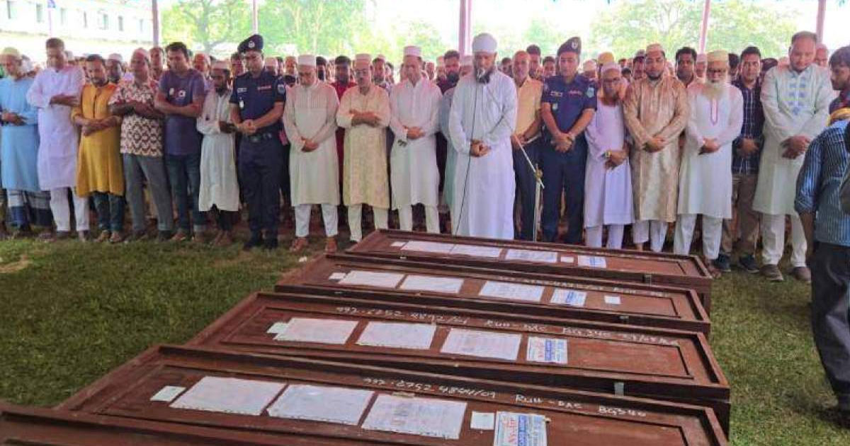 সৌদিতে আগুনে নিহত ৭ প্রবাসীর একসঙ্গে জানাজা অনুষ্ঠিত