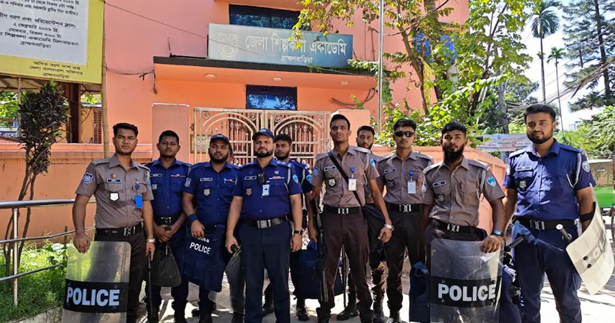 কওমি ছাত্ররা সরে দাঁড়ালেও শিল্পকলায় অনুষ্ঠান করতে পারছে না এনসিপি