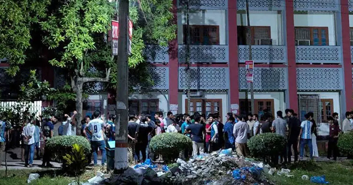 রাউজানে সাংবাদিকের মাকে বসতঘরে ঢুকে মারধরের অভিযোগ