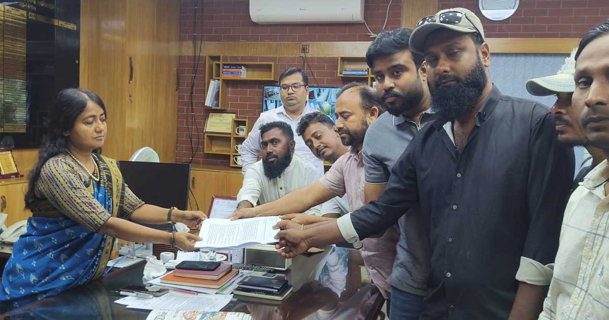 সেলফী পরিবহনের রুট পারমিট বাতিলের দাবি, মহাসড়ক অবরোধের হুঁশিয়ারি