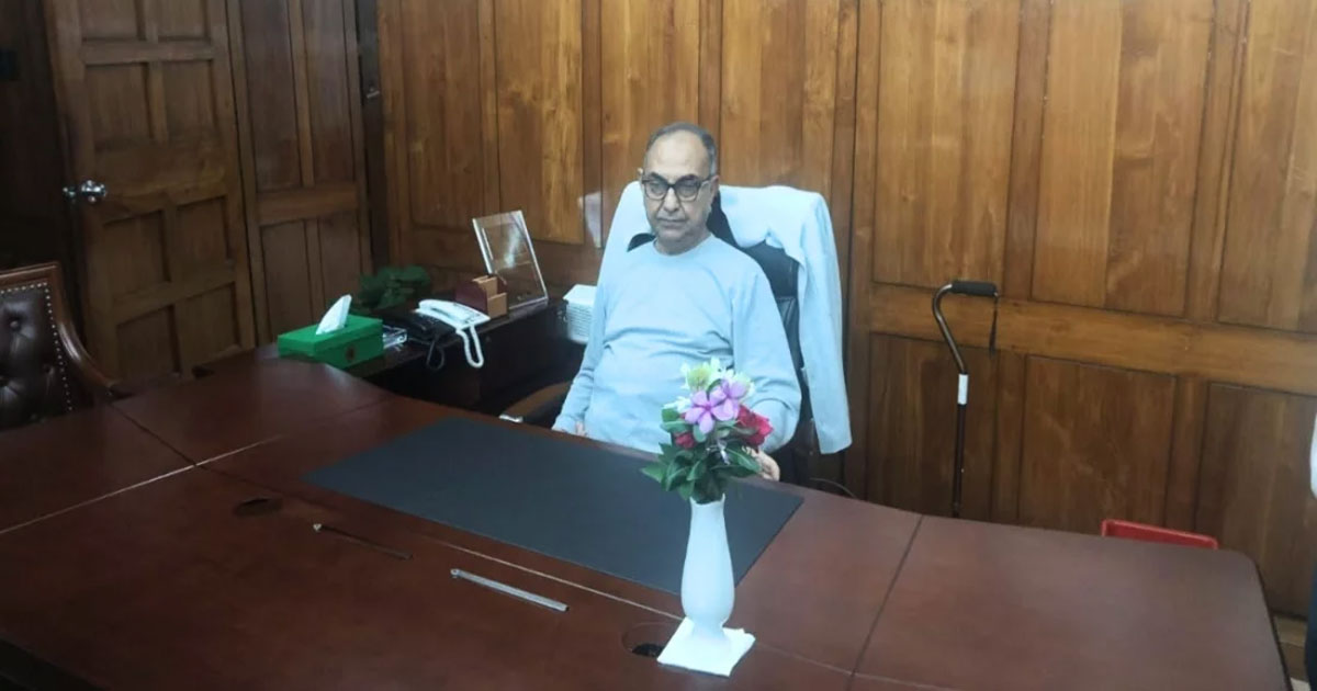 প্রথমবার জাতীয় সংসদের নিজ অফিসে মির্জা আব্বাস
