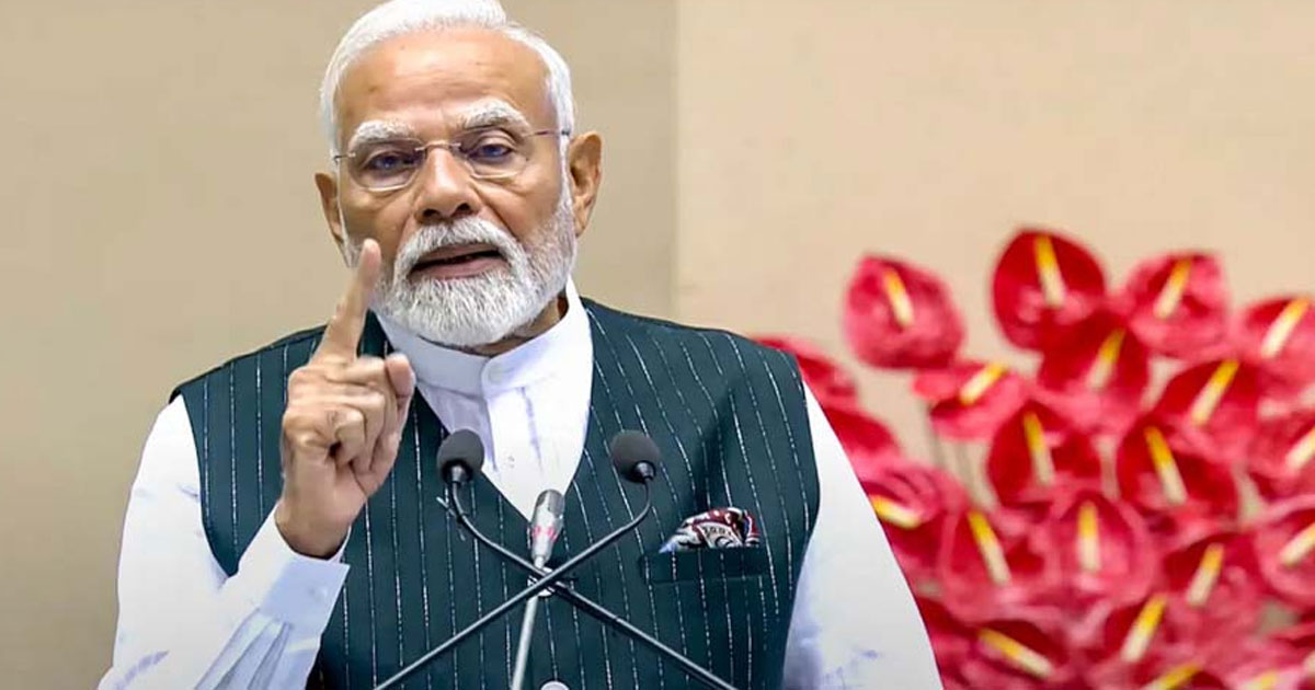 হরমুজে হামলা নিয়ে উদ্বেগ, সমুদ্রপথ নিরাপদ রাখার আহ্বান মোদির
