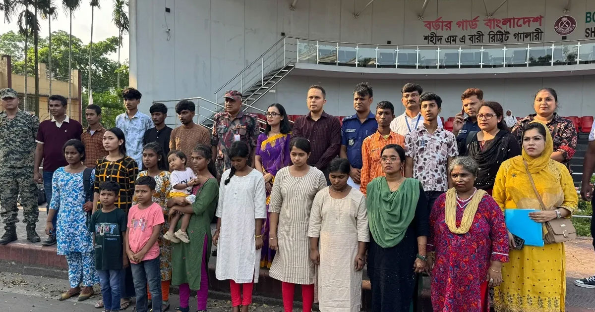 বেনাপোলে শিশুসহ ১৮ বাংলাদেশিকে হস্তান্তর