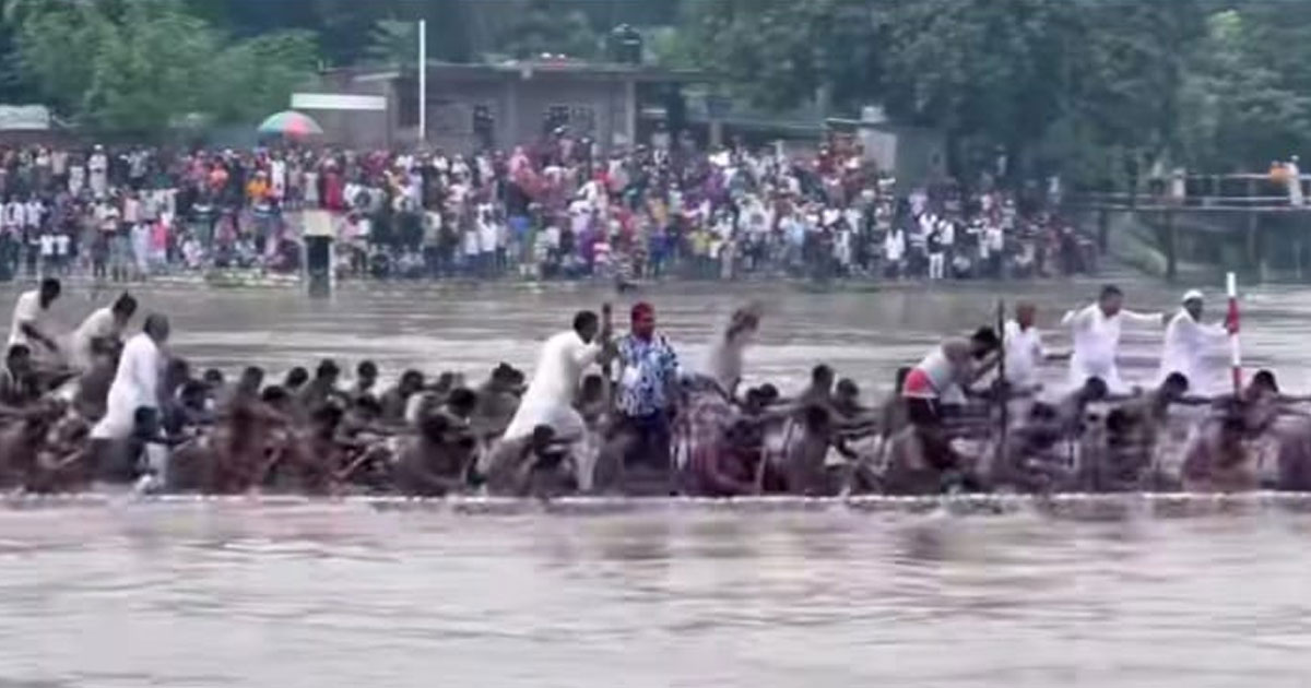 কুষ্টিয়ার গড়াই নদে তিন দিনব্যাপী নৌকা বাইচ প্রতিযোগিতার উদ্বোধন