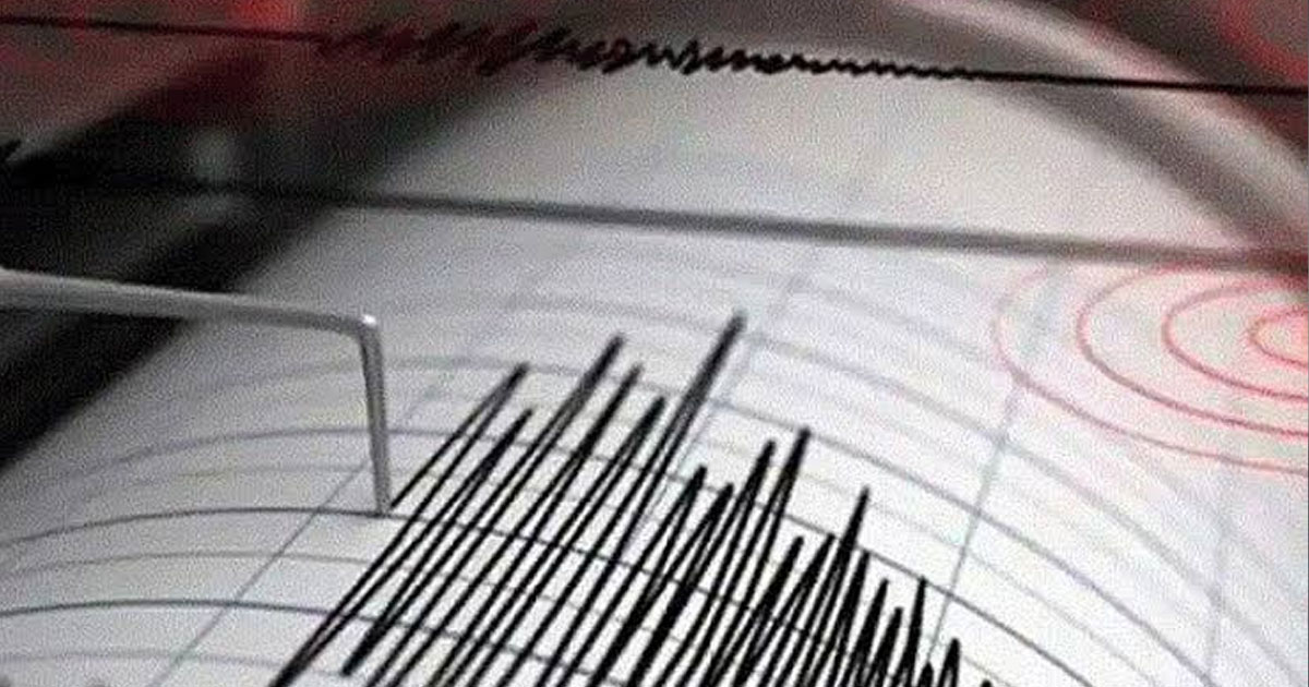 মধ্যরাতে তিনবার ভূমিকম্পের পর ফের কাঁপলো দেশ