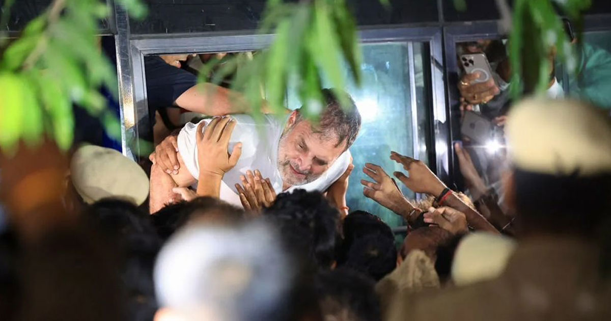 কংগ্রেস নেতা রাহুল ও প্রিয়াঙ্কা গান্ধী আটক