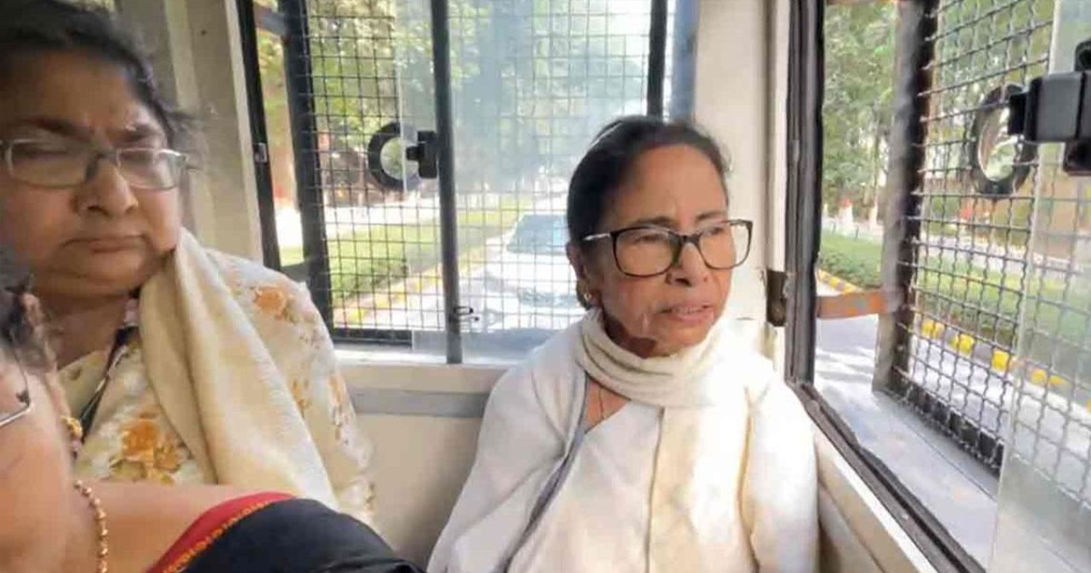 দিল্লিতে মমতা বন্দ্যোপাধ্যায় আটক