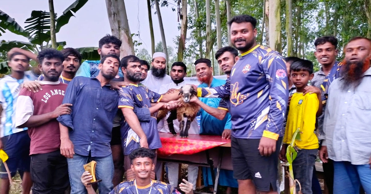 বগুড়ায় মিনি-বার ফুটবল টুর্নামেন্ট ফাইনাল খেলার পুরস্কার বিতরণ