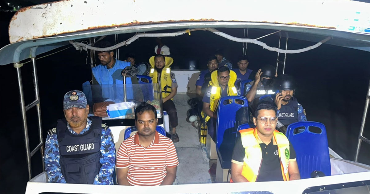 চাঁদপুরে দুই আড়তদারের জরিমানা, ইলিশ ও নিষিদ্ধ কারেন্টজাল জব্দ