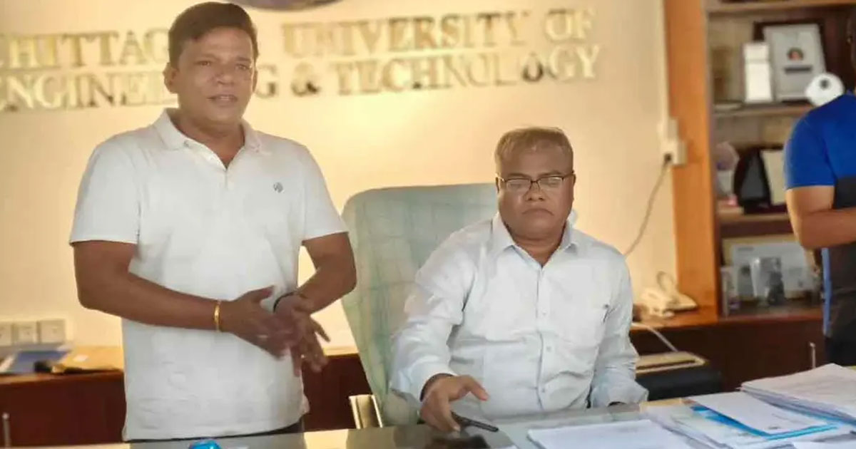 ২১ ঘণ্টা পরেও নিজ কার্যালয় থেকে বের হতে পারেননি চুয়েটের উপাচার্য