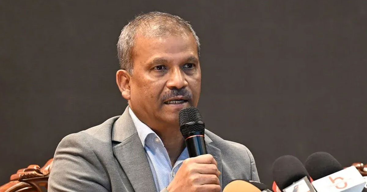 কী হাস্যকর আত্মসন্তুষ্টি, কী অসুস্থ চিন্তা: আসিফ নজরুল