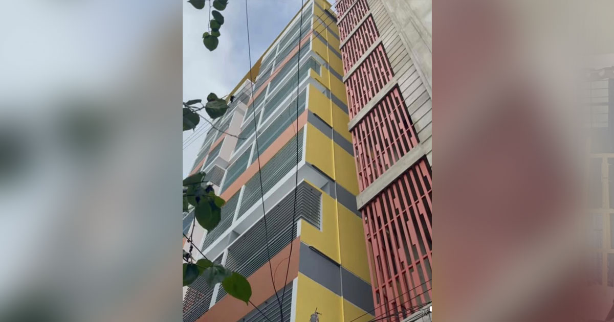বারবার অভিযান-অভিযোগেও বন্ধ হয়নি নকশাবহির্ভূত নির্মাণ, ঝুঁকিতে খুলশীর বাসিন্দারা
