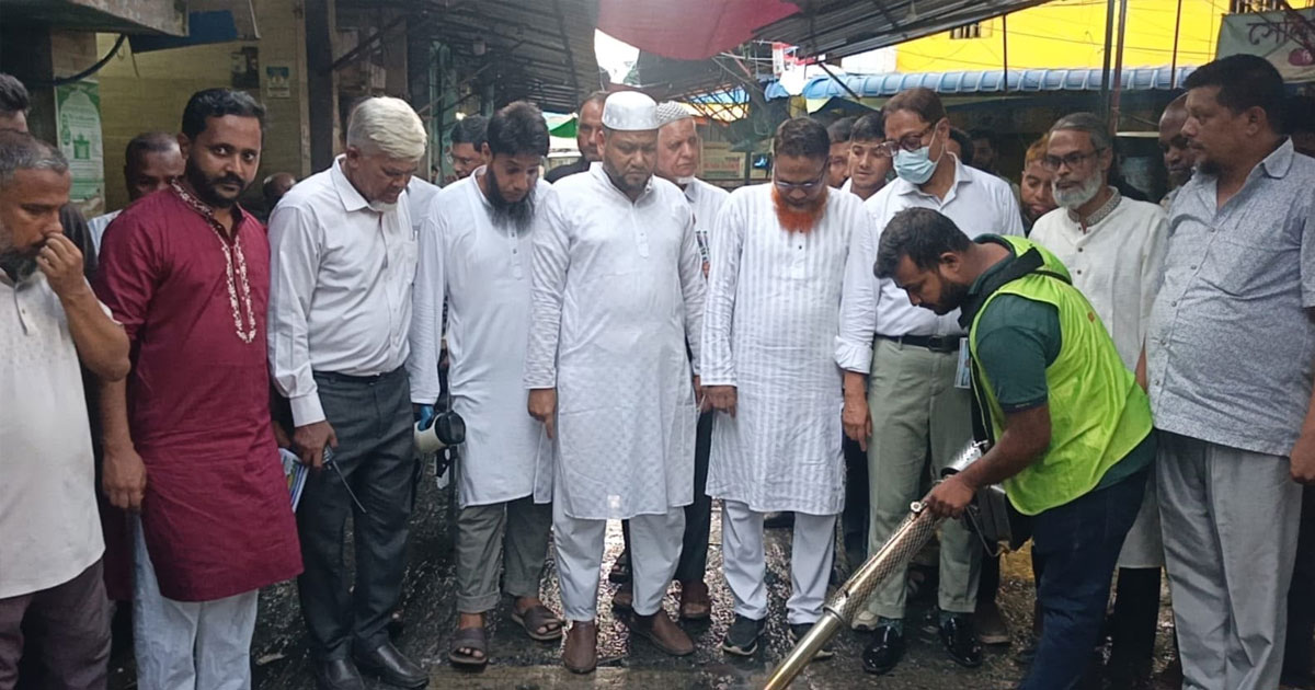তিন দিনে একদিন, জমা পানি ফেলে দিন: মেয়র শাহাদাতের আহ্বান