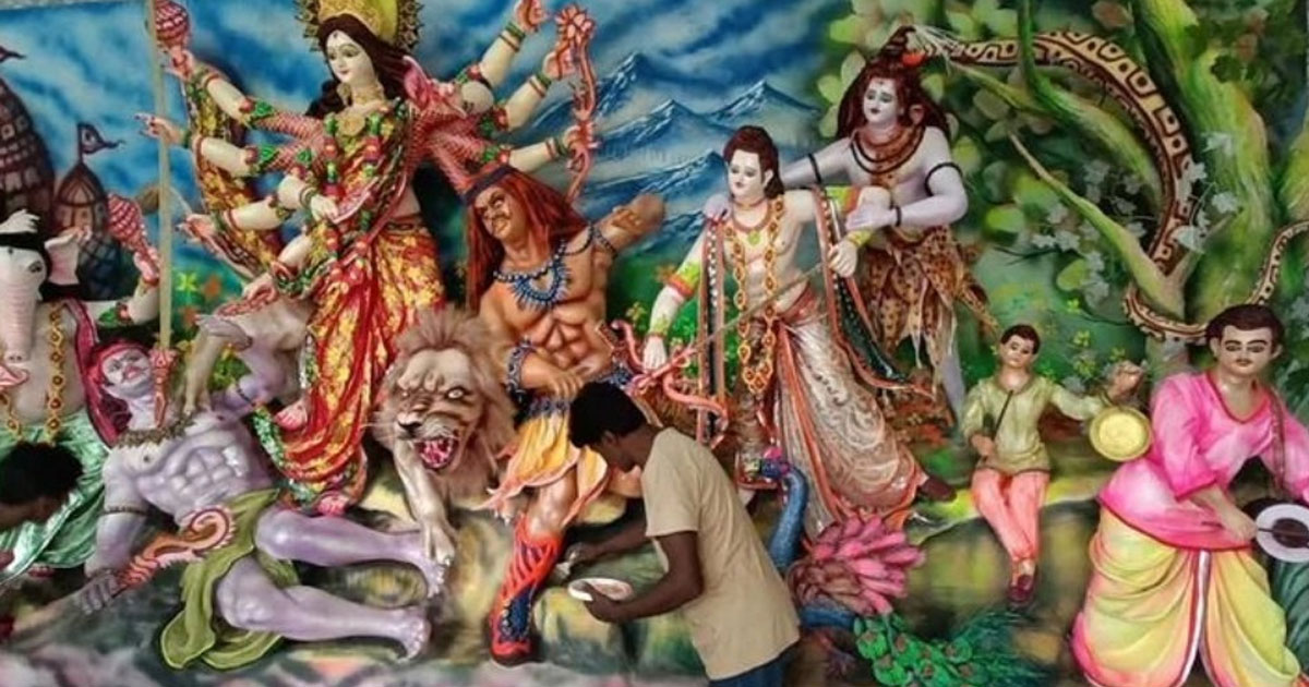 নাটোরে ৪০২ মণ্ডপে দুর্গাপূজার প্রস্তুতি