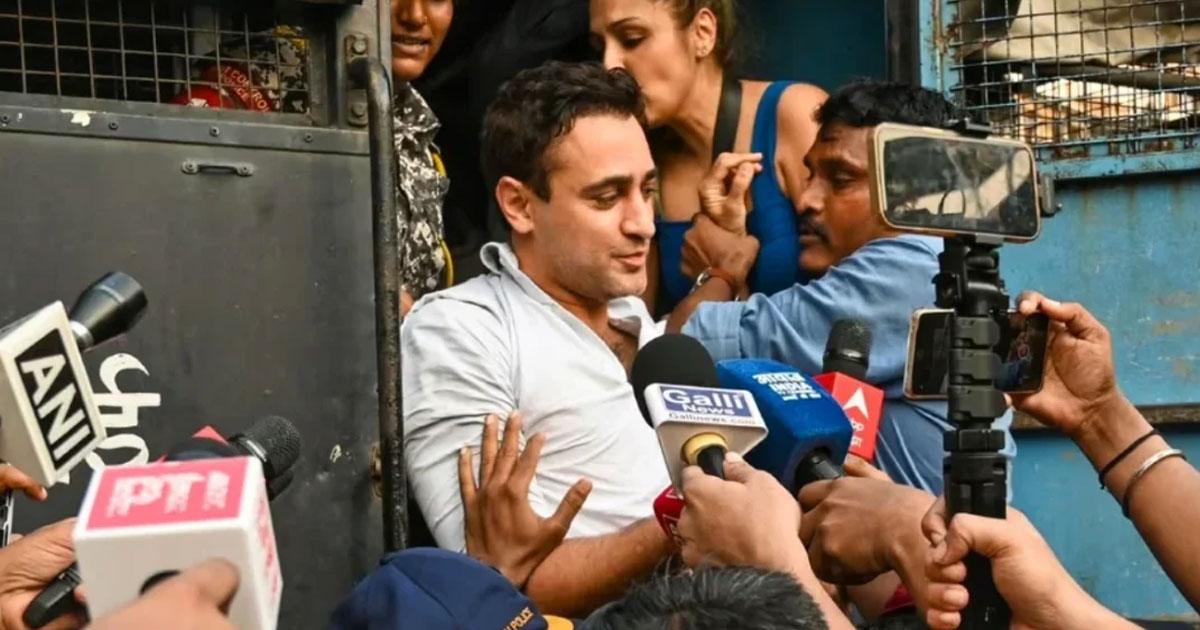 বিক্ষোভ করায় অভিনেতা ইমরান খানকে ভারত ছাড়ার নির্দেশ