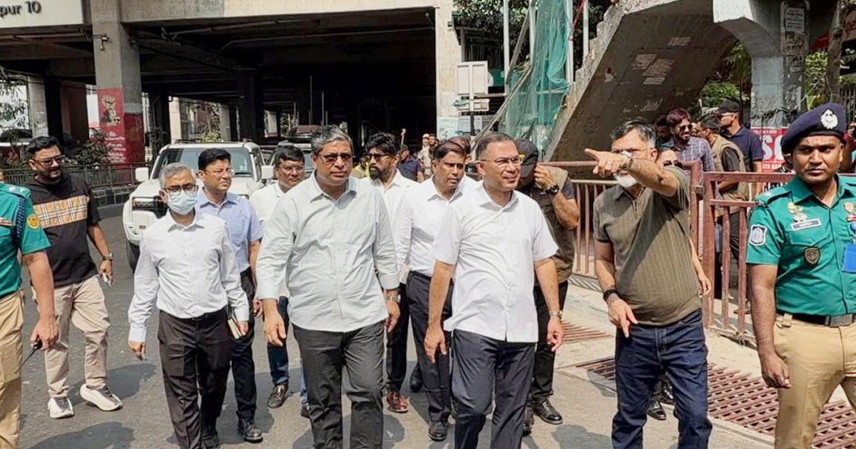 সাড়ে চার ঘণ্টায় রাজধানীর ১৩ স্থান পরিদর্শন করলেন প্রধানমন্ত্রী