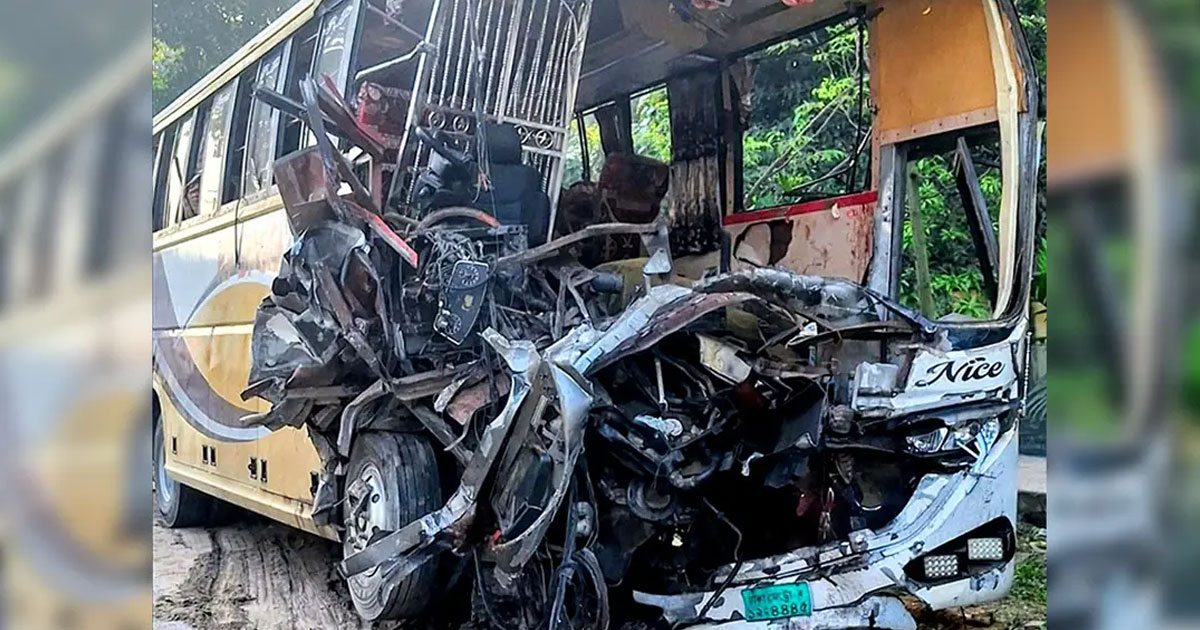 নাটোরে বাস-ট্রাক সংঘর্ষ: নিহতের সংখ্যা বেড়ে ১৪